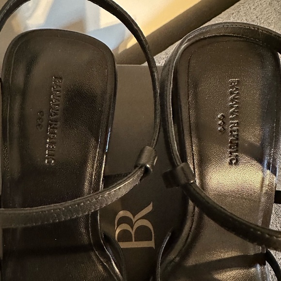 NIB BR 3 inch Strappy sandals - Picture 12 of 12